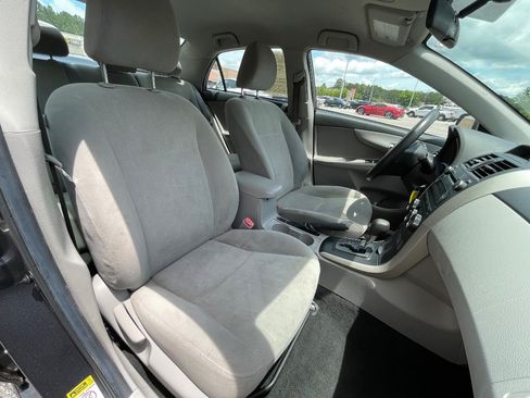 Used 2013 Toyota Corolla L FWD image 23