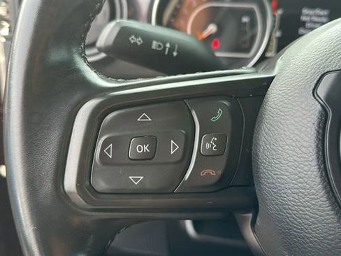 Used 2022 Jeep Gladiator Sport image 14