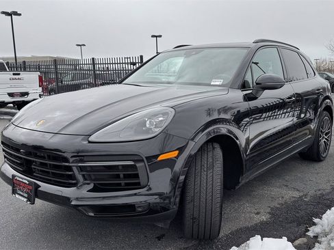 Used 2022 Porsche Cayenne image 4
