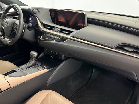 Used 2021 Lexus ES 300h w/ Accessory Package FWD image 24