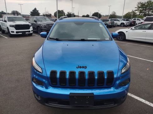 Used 2018 Jeep Cherokee Limited w/ High Altitude Package AWD/4WD image 2