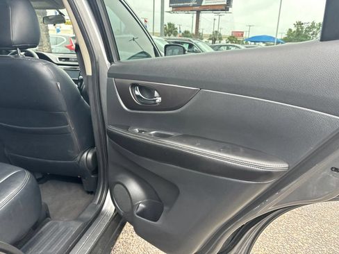 Used 2015 Nissan Rogue SV w/ SV Premium Package FWD image 22