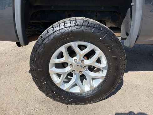 Used 2018 GMC Sierra 1500 SLE w/ SLE Value Package AWD/4WD image 30