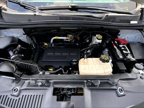 Used 2021 Buick Encore Preferred w/ Safety Package AWD/4WD image 28
