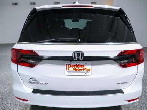 Used 2023 Honda Odyssey Sport image 8