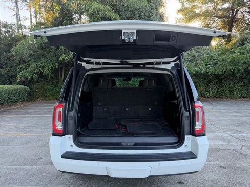 Used 2019 GMC Yukon XL SLE w/ HD Trailering Package AWD/4WD image 7