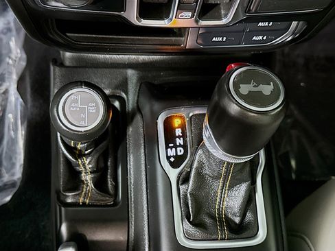 Used 2021 Jeep Wrangler Unlimited Sahara image 20