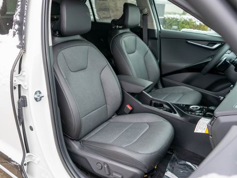 Used 2025 Kia Niro Wave w/ Wave Preserve Package image 9