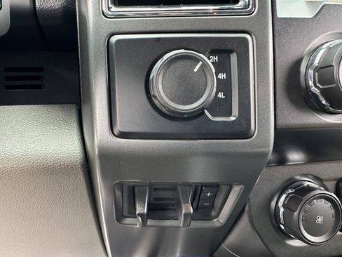 Used 2020 Ford F350 XLT w/ XLT Premium Package image 27