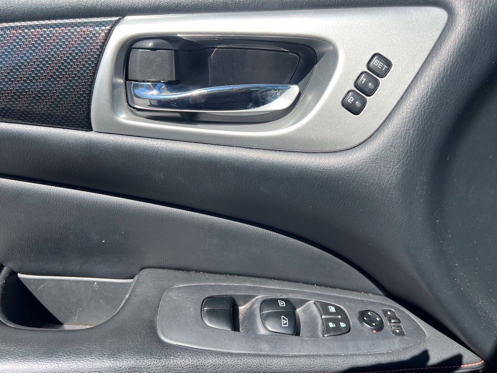 Used 2020 Nissan Pathfinder SL FWD image 20