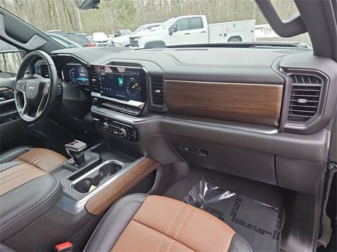 Used 2023 Chevrolet Silverado 1500 High Country w/ Technology Package image 29