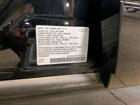 Used 2023 Audi Q4 e-tron Premium Plus w/ Premium Plus image 31