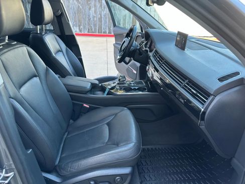 Used 2017 Audi Q7 3.0T Prestige image 25