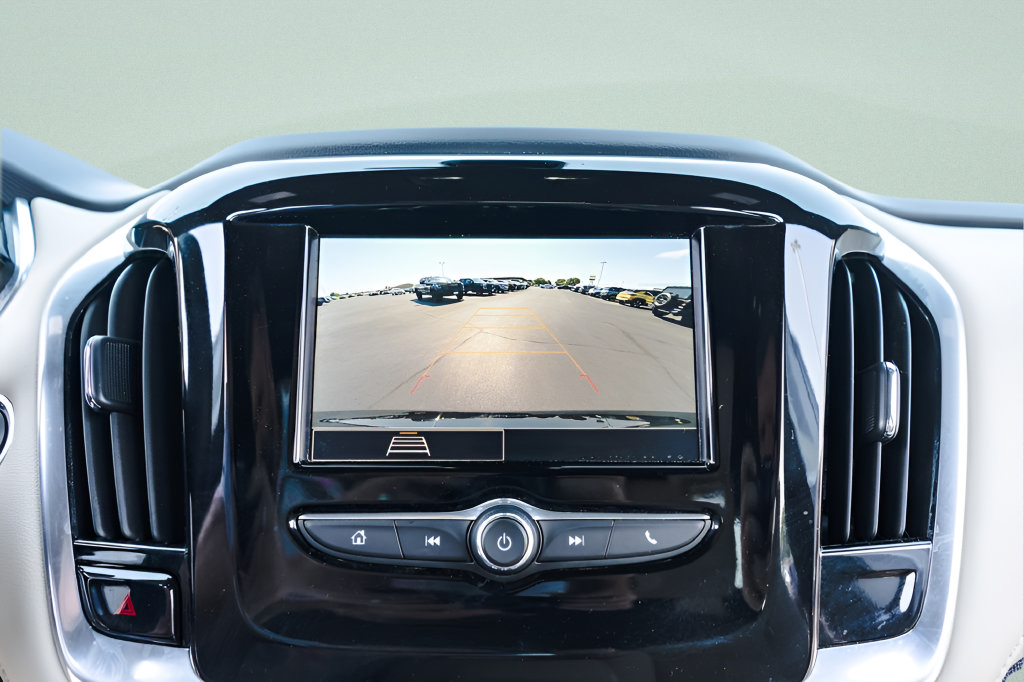Used 2023 Chevrolet Traverse LS FWD image 19