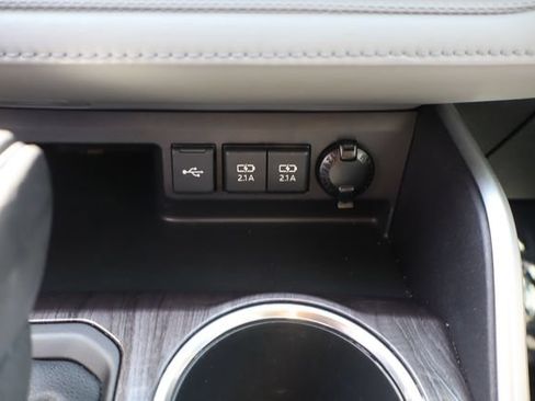 Used 2020 Toyota Highlander Limited FWD image 39