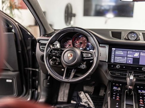 Used 2023 Porsche Macan S image 37