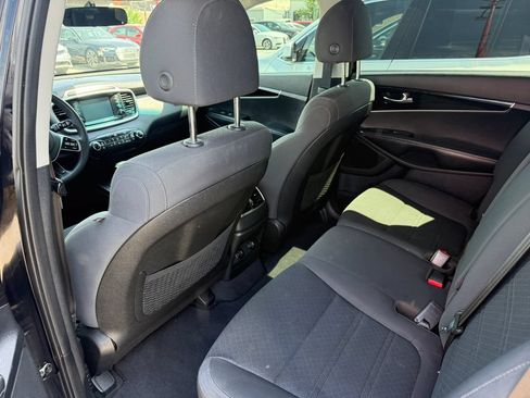 Used 2020 Kia Sorento FWD V6 image 23