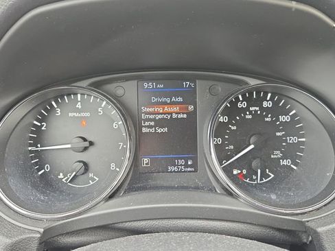 Used 2019 Nissan Rogue SL w/ Premium Package image 9