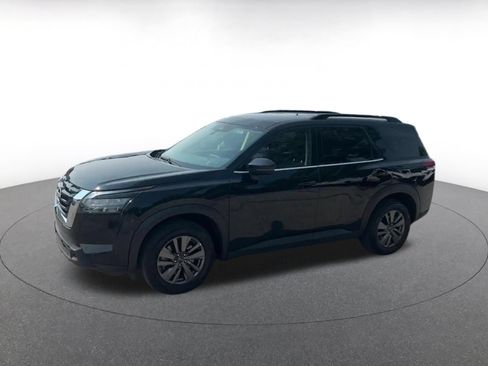 Used 2025 Nissan Pathfinder SV FWD image 6