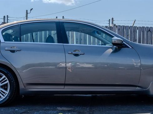 Used 2010 INFINITI G37 Journey w/ Premium Pkg image 6