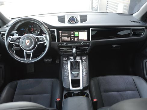 Certified 2019 Porsche Macan AWD/4WD image 12