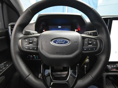 Used 2024 Ford Ranger XLT w/ Technology Package image 9