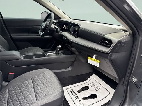 Used 2026 Nissan Kicks SV w/ SV Premium Package FWD image 21