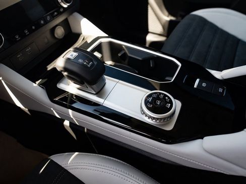 New 2025 Mitsubishi Outlander SEL AWD/4WD image 17