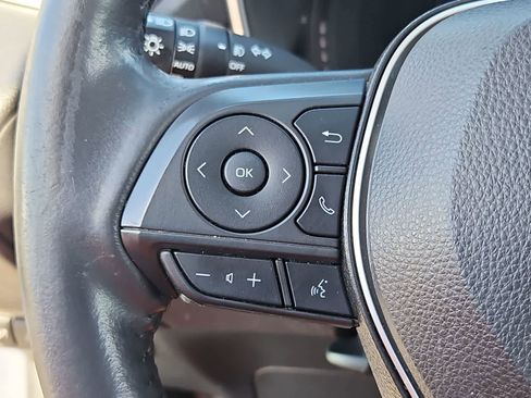 Used 2023 Toyota Corolla Cross XLE image 24