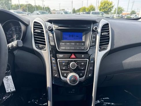 Used 2016 Hyundai Elantra GT FWD image 18