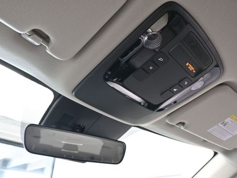 Used 2024 Kia Carnival LX FWD image 26