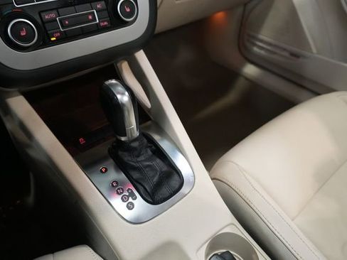 Used 2012 Volkswagen Eos Executive image 24