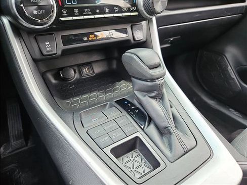 Used 2024 Toyota RAV4 XLE AWD/4WD image 11