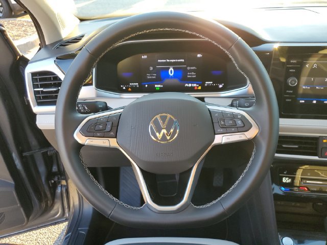 Certified 2026 Volkswagen Taos SE FWD image 32