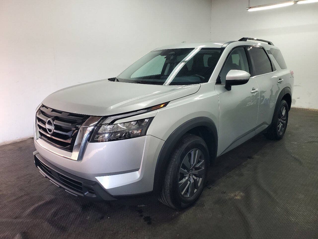 Used 2024 Nissan Pathfinder SV AWD/4WD image 1