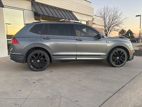 Used 2021 Volkswagen Tiguan SE R-Line image 10