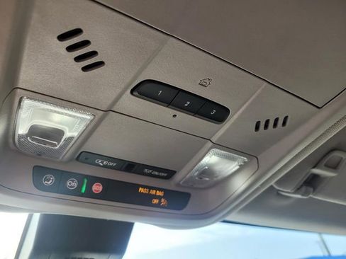 Used 2021 Chevrolet Equinox LT image 22