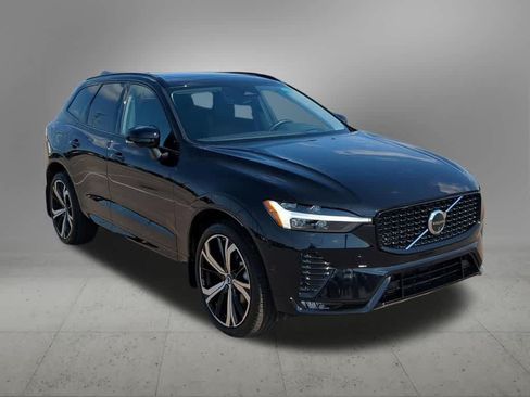 Certified 2025 Volvo XC60 B5 Ultra w/ Protection Package Premier AWD/4WD image 8