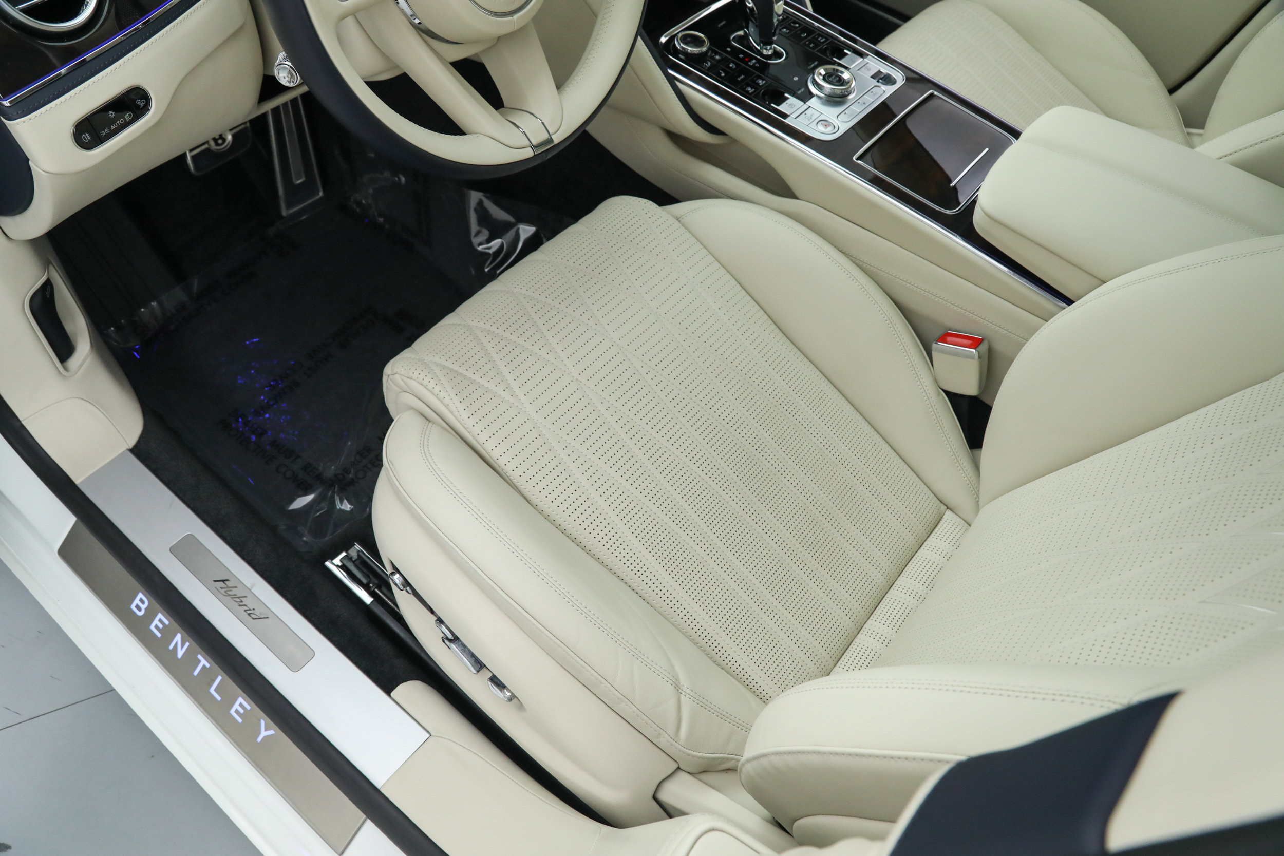 Used 2022 Bentley Flying Spur Plug-In Hybrid AWD/4WD image 26