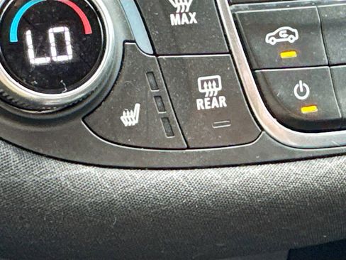 Used 2022 Chevrolet Malibu LT image 19