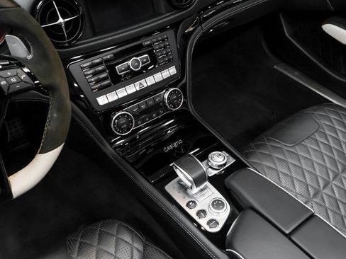Used 2015 Mercedes-Benz SL 63 AMG w/ Driver Assistance Package image 35