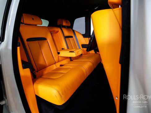 Certified 2025 Rolls-Royce Cullinan AWD/4WD image 28