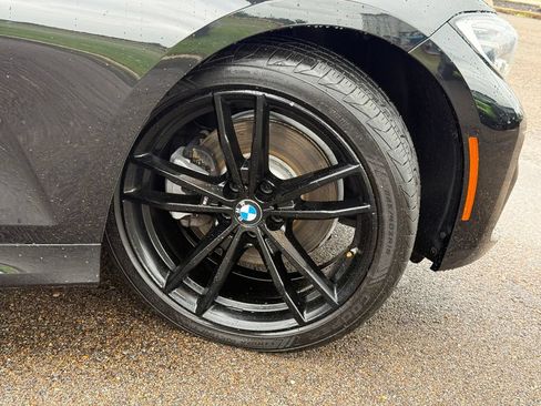 Used 2021 BMW 330i Sedan w/ M Sport Package RWD image 15