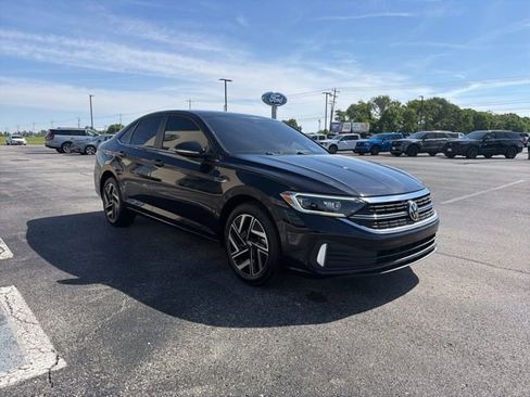 Used 2024 Volkswagen Jetta SEL FWD image 3