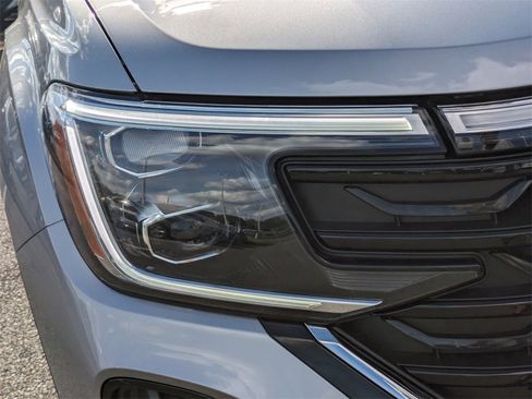 New 2026 Volkswagen Atlas Cross Sport SE image 10