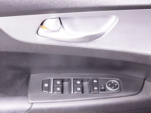 Used 2023 Kia Forte LXS w/ LXS Technology Package image 21