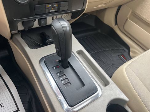 Used 2011 Ford Escape XLT w/ 202A Rapid Spec Order Code FWD image 22