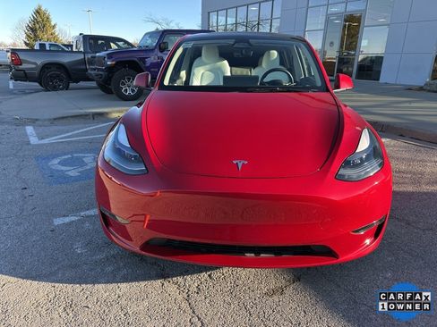 Used 2023 Tesla Model Y Performance image 9