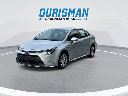 Used 2024 Toyota Corolla LE FWD image 4