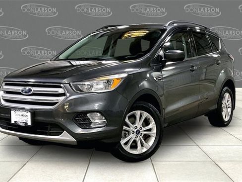 Used 2018 Ford Escape SE image 3